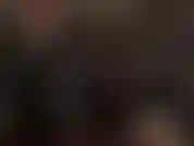 Acariciándome la polla con un mono de goma negro ajustado. Mira a tu amante de látex ordeñar esta polla. Acariciándome.