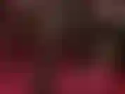 Amante de los tacones colgantes: la reina de los tacones colgantes provoca a los chicos de los pies con sus hábiles dedos que apenas sostienen un sexy tacón de acero.