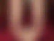 Te encantaría sentir mis pies descalzos envueltos alrededor de tu polla...