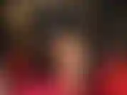 Una vez que te quitas las botas altas y se revelan las increíbles piernas de la amante en medias brillantes, sabes que estás en un gran problema... Eres tan débil por las medias doradas brillantes, los tacones y los botines.