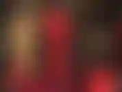 Adoración por el culo, desde leggings rojos intensos hasta medias negras transparentes.