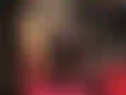 Tienes que ver esta increíble sesión de adoración, piernas en medias con estampado de liga, tacones altos sexys, provocación sensual, pantalones cortos calientes, adoración de culo, piernas cruzadas...