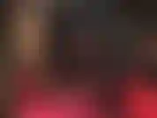 Mallas ajustadas o más bien una falda de látex súper corta? - Mistress se burla con su fantástico culo en mallas ajustadas de spandex antes de ponerse una minifalda de goma ajustada.