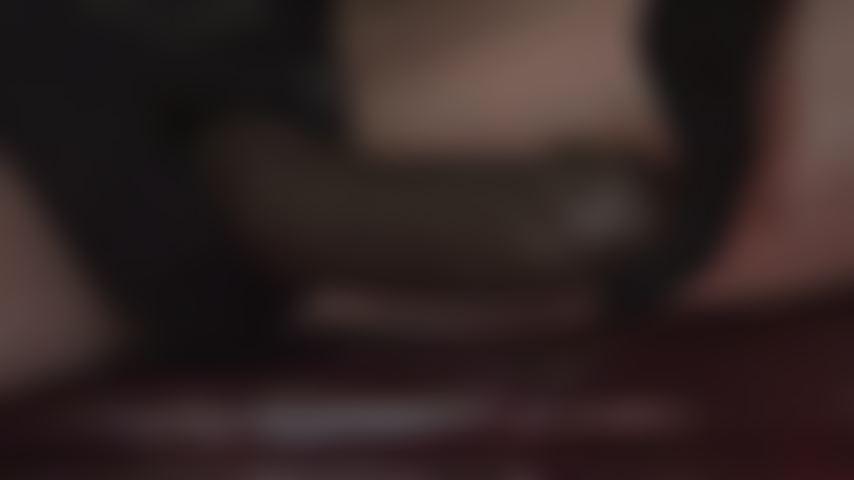 Te espera una polla negra y gorda. La señora vivian tiene uno de sus strap-ons bbc más gruesos esperando tu boca de puta. Con 33 cm de largo y casi 7,5 cm de ancho, este te hará sentir bien.