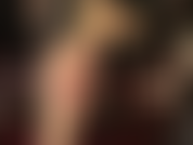 Huélelo todo... Botas de cuero de ama, pies en pantimedias y pies descalzos: disfruta de tu fetiche de pies con medias de nailon que se rasgan para llevarte a mis pies descalzos, con uñas pintadas de rojo, una vista rara.