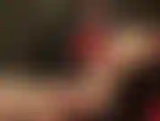 Ama acaricia su gran polla mientras adoras sus sexys pies descalzos.