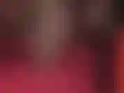 Huele mis maravillosos pies en medias negras muy transparentes mientras muevo mis lindos dedos.