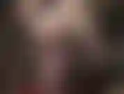 Sexy y sensual - amante de cabello corto en nylon negro transparente de cuerpo completo en pantimedias y body.