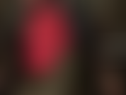 Fetiche de medias, pies y un enorme strap-on negro: la amante se pone unas medias verde oscuro, se burla con sus hermosos pies de nailon y acaricia una enorme polla negra.