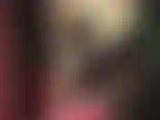 Observa a mi amante ponerse múltiples pares de pantimedias brillantes extra sexys, provocando con sus piernas y trasero perfectos.