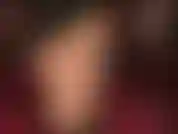 Las suelas de nailon increíblemente suaves de la señora vivian en medias de color canela transparente.