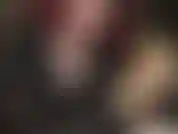 Tu polla es provocada con mis manos desnudas y guantes de satén dorado brillante.