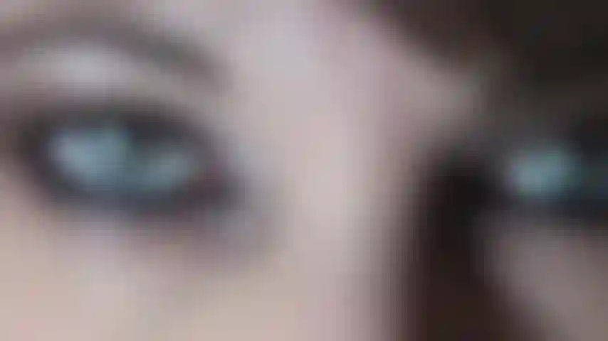 Bebe mi saliva y huele mi culo.