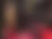 Fanática de los pantalones de satén: te encantan sedosos y brillantes. Mi ama tiene el pantalón y la blusa perfectos para que los adores.