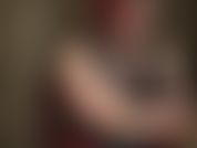 Ama provoca a la mariquita con una colección de bonitas bragas, además de alimentar su polla.