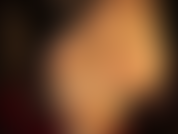 Fetichista de pies: adoración desde capas de nailon brillantes hasta pies descalzos muy de cerca de la cámara.