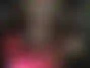 Ama conoce tu debilidad por las piernas sensuales en pantimedias y el juego con zapatos. Medias negras y látex sensual.