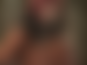 Fanática de los cuellos levantados con abrigos de cuero a capas. Mi ama se sube el cuello de la blusa y las chaquetas de cuero.