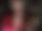 Bragas y medias de encaje. No te puedes resistir a la lencería negra sexy, las bonitas bragas de encaje y las medias de nailon. Mi ama me provoca con mis piernas y mi trasero perfecto.