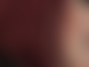 Seductora, fetichista del lápiz labial rojo oscuro y juego de saliva.