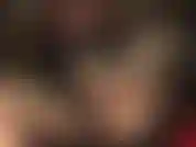 Seducción hipnótica para convertirte en mi puta polla: la amante se pone lápiz labial rojo y te seduce con su sonrisa sexy, labios brillantes y ojos penetrantes para chupar la polla por primera vez...