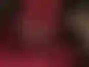 Acaricia tu polla de esclava contra mis pies en medias de nailon brillantes de color marrón oscuro.