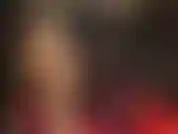 Adora mi enorme polla negra dentro de unas brillantes medias doradas. Puedo verte babeando, deseando chuparla hasta dejarla seca.