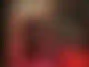 Dominación con strap-on en botas de cuero rojo hasta la rodilla: ¿qué mejor manera de recibir una penetración que sentir mis botas altas presionadas contra la parte posterior de tus muslos mientras sientes mis embestidas profundas...