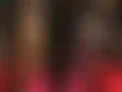 Ama frota tu polla por todas sus sexys botas y guantes de cuero negro.