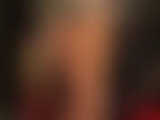 Capas de medias súper brillantes: la amante vivian es una provocadora increíble con sus medias de nailon más brillantes, mostrando pies, piernas y trasero mientras ordeña tu polla entre las capas suaves.