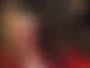 Una diosa que me ordeña la polla con este increíble conjunto de goma con medias de encaje sobre látex. Adoro el culo y me excita con la polla.