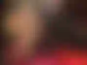 Un fetiche brillante. Mi ama teje su red brillante de medias brillantes y sexy pvc negro. Una vez atrapada, nunca podrás salir (y no querrías).