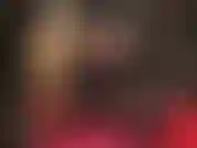 Botas altas de plataforma brillantes, piernas largas de nailon y adoración al culo.