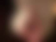 De cerca y en persona con los pies descalzos de la señora vivian. Tan cerca que casi puedes saborearlos.