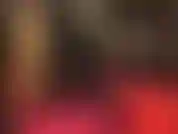 Ama mete su gran strap-on blanco en tu garganta y dentro de tu culo para una buena penetración, y hace que te corras por todo su alto y brillante calzado.