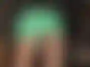 La señora vivian vuelve tu dolorida polla absolutamente loca con esta minifalda de látex verde menta caliente.