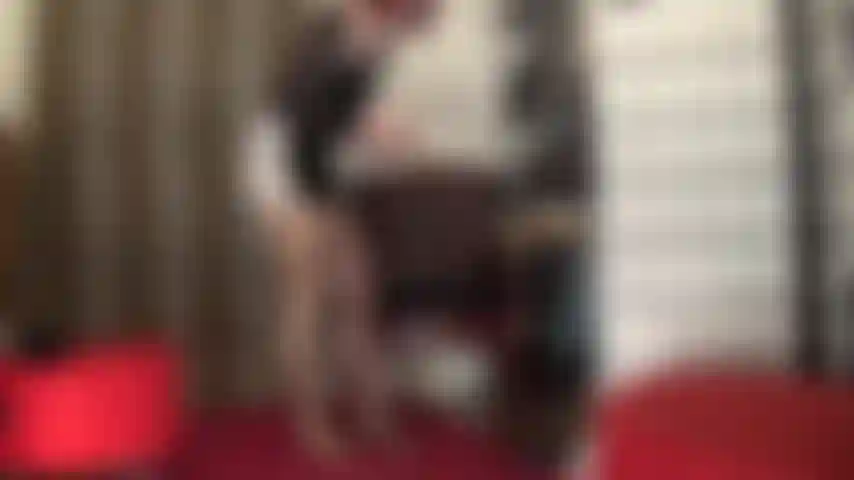 Medias de encaje color piel brillante sobre pantimedias brillantes. ¡Guau!