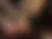 Me corro en los hermosos pies de mi ama, con las uñas pintadas de rojo. En este raro vídeo, mi ama se acaricia los pies con su strap-on negro.