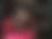 Ama, te acelera el corazón con estas medias largas increíblemente sexys y tacones rojos de aguja metálicos. Piernas cruzadas, satén, tacones altos.