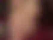 Fetichista de pies: adoro los pies sensuales y brillantes de mi ama en medias color piel. Suelas y dedos brillantes y deliciosos que se mueven frente a tu cara. Casi puedes saborearlos y olerlos.