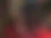 Cuero sensual, medias brillantes, tacones altos sensuales y un enorme arnés negro de 43 cm. La señora vivian te va a dar caña. Adora estas piernas largas y mi cuero.