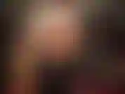 Adoración de culo sin y con gran strap-on blanco.