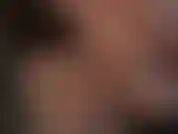 Beso de ama. ¡Bebe mi saliva, esclavo! Bébelo, trágalo todo. Ama tiene mucha saliva deliciosa para alimentarte. Ese es el tipo de beso que te mereces, un beso de domina.