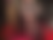 Estas piernas y pies en medias de nailon transparentes son tu mayor debilidad. Disfruta de esta sensual y sensual provocación con medias y ligueros.