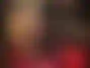 Adoro las medias de rejilla con costura y el body de lycra brillante con efecto mojado.