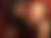 ¡Necesitas un buen polvo! - Mistress te mira profundamente a los ojos mientras empuja su gran polla negra dentro de ti, frotando sus muslos de nailon contra tu culo, alimentándote con su sabrosa saliva.