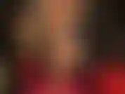 Piernas de nailon, simplemente irresistibles. La señora vivian tiene las mejores piernas y pies de la web, aquí con medias sedosas y brillantes color piel y unos increíbles tacones de acero rojos.