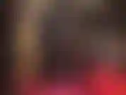 Fetiche por los jeans de pvc: mi amante se ve impresionante con un par de jeans ajustados de vinilo brillante y un traje de nailon transparente.