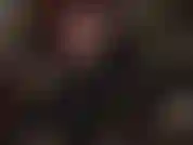 Fetichista del caucho y de los tacones extremos: disfruta de una paja con guantes de látex hasta que te corras sobre mis tacones de plataforma plateados extremadamente altos.