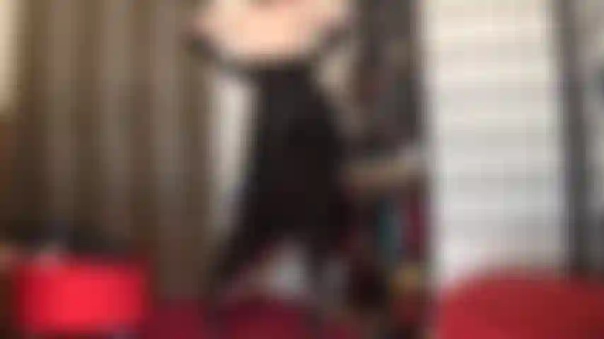 Leggings ajustados de lycra, pegging con strap-on negro enorme de bbc.